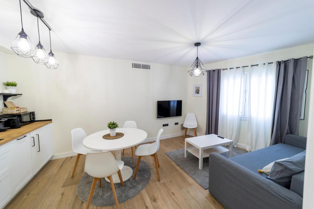 Apartamentos San Lazaro 산티아고데콤포스텔라 외부 사진